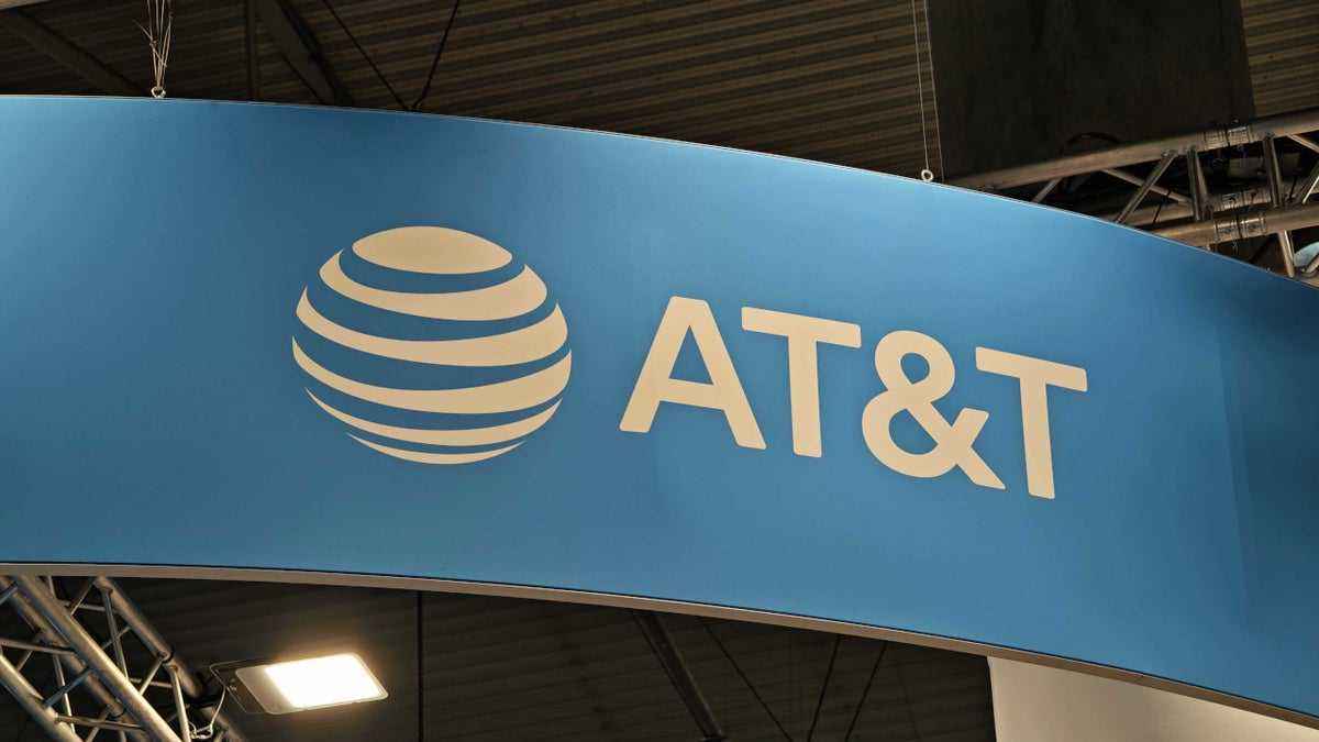 At&t annonce un nombre de nouveaux abonnés postpay en premier trimestre 2026, dépassant les attentes