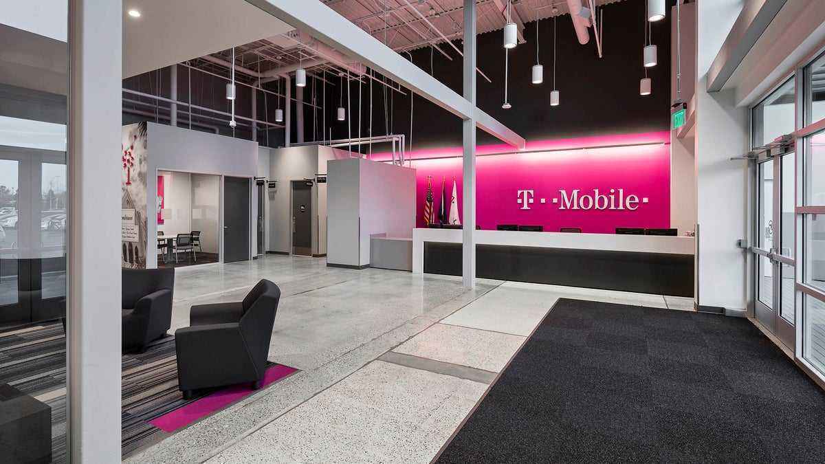 T-mobile jette l’éponge humaine : l’ia dicte la loi au service client